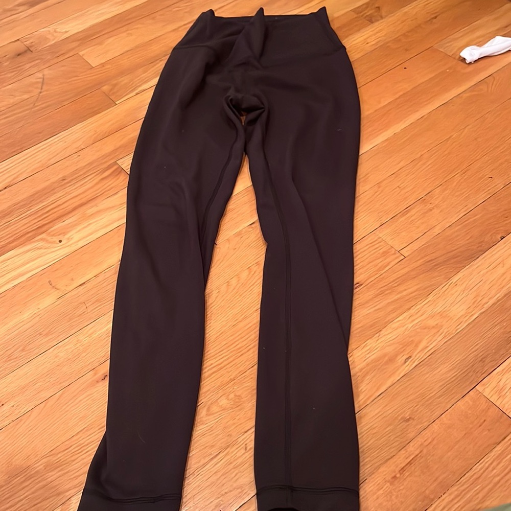 Lululemon 25 in wunder unders size 4